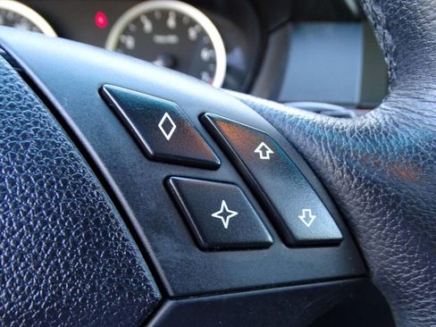 Used 2007 BMW 530xi Wagon image 61