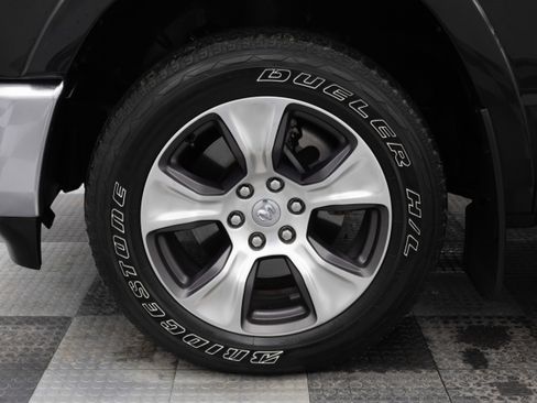 Used 2019 RAM 1500 Laramie image 13