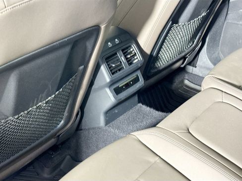 Used 2025 Audi Q5 Premium w/ Convenience Package AWD/4WD image 18