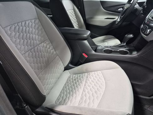 Used 2020 Chevrolet Equinox LS FWD image 28