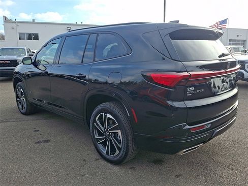 Used 2025 Buick Enclave Sport Touring image 4