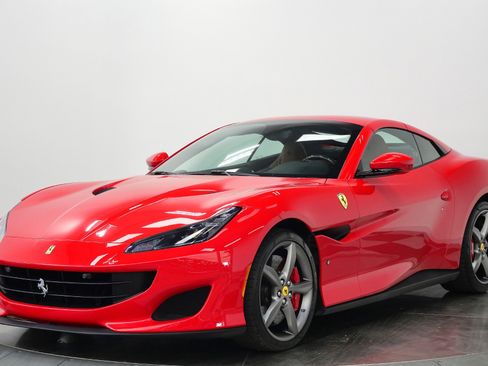 Used 2019 Ferrari Portofino image 5
