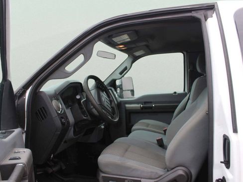 Used 2011 Ford F250 XLT w/ XLT Appearance Pkg AWD/4WD image 7