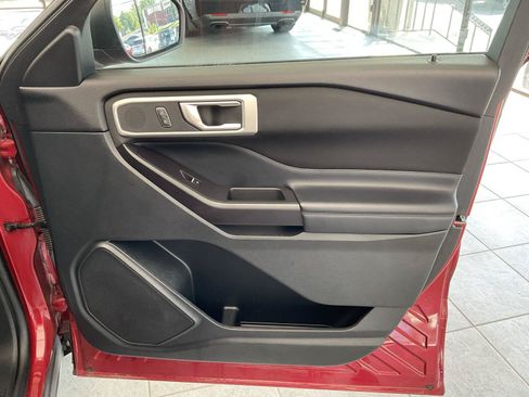 Used 2020 Ford Explorer XLT AWD/4WD image 13