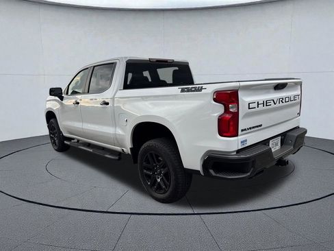 Used 2025 Chevrolet Silverado 1500 LT Trail Boss w/ Dark Appearance Package AWD/4WD image 8