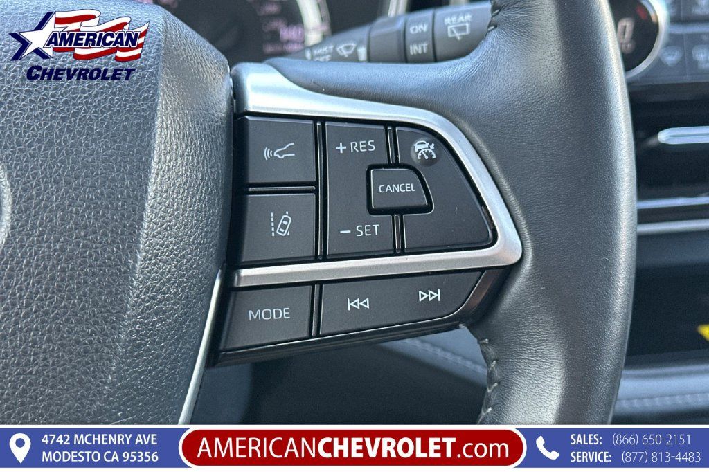 Used 2023 Toyota Highlander XLE AWD/4WD image 34