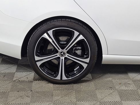 Used 2025 Mercedes-Benz C 300 Sedan image 9