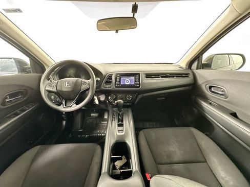 Used 2019 Honda HR-V LX image 11