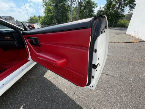 Used 1992 Chevrolet Camaro Z28 RWD image 28