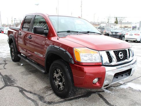 Used 2014 Nissan Titan SV w/ SV Value Truck Package image 4