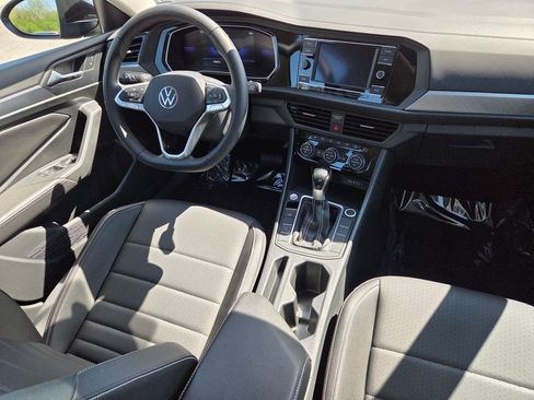 Used 2024 Volkswagen Jetta SE FWD image 28