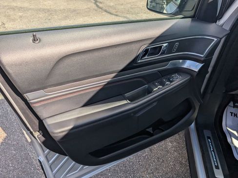 Used 2018 Ford Explorer Sport AWD/4WD image 14