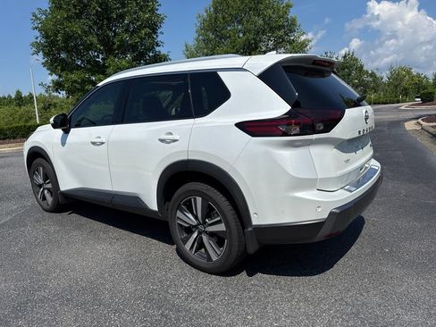 Used 2024 Nissan Rogue SL w/ SL Premium Package FWD image 4