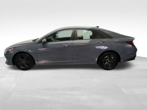 Used 2021 Hyundai Elantra SEL FWD image 4
