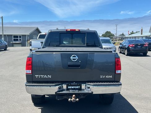 Used 2011 Nissan Titan SV AWD/4WD image 8