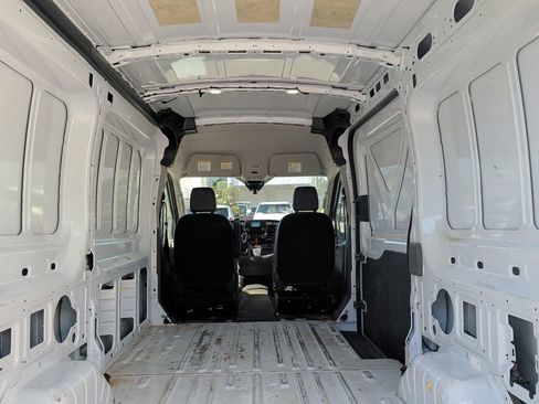 Used 2023 Ford Transit 250 Medium Roof image 7