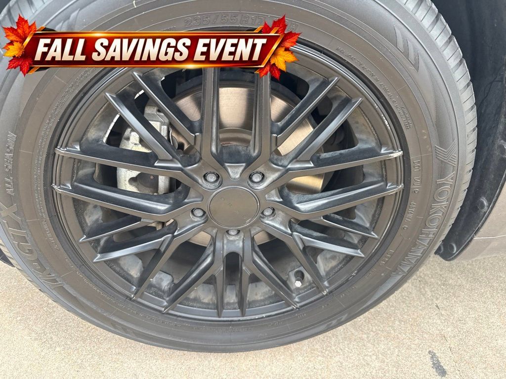 Used 2018 Ford Fusion SE FWD image 2