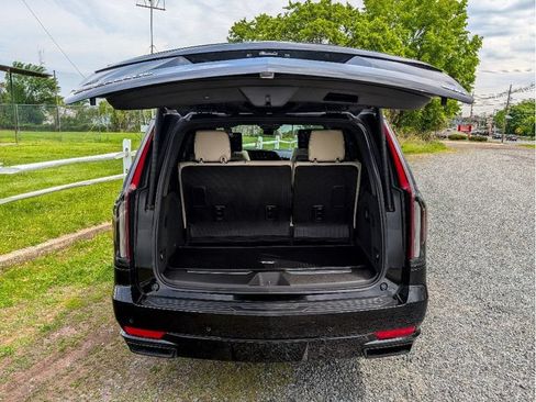 Used 2021 Cadillac Escalade Sport w/ Driver Assist Tech Package AWD/4WD image 7