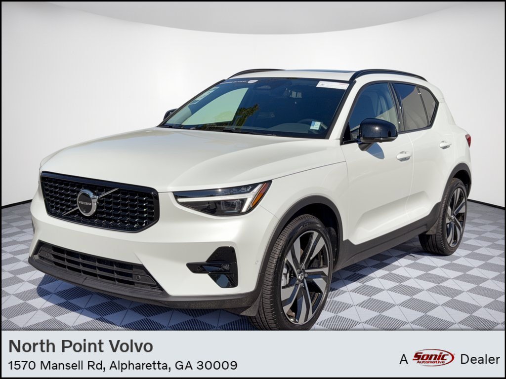 Used 2025 Volvo XC40 B5 Ultra AWD/4WD image 1