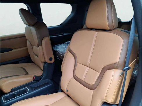 New 2026 Nissan Armada SL w/ Captain's Chari Seat Package RWD image 14