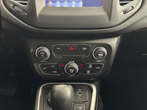 Used 2020 Jeep Compass Sport w/ Cold Weather Group AWD/4WD image 28