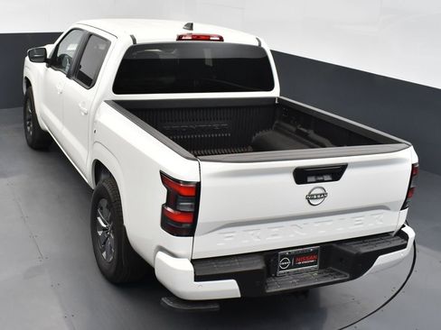 Used 2025 Nissan Frontier SV w/ Tow Package image 46