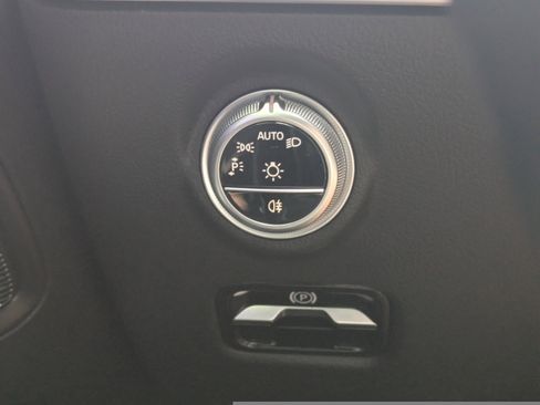 Certified 2025 Mercedes-Benz C 300 Sedan image 28