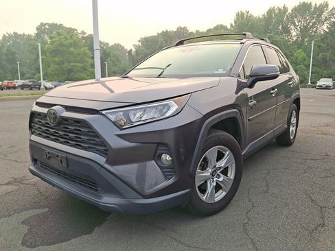 Used 2020 Toyota RAV4 XLE w/ Convenience Package AWD/4WD image 3