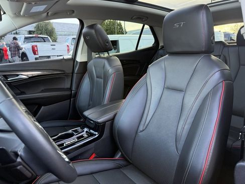 Used 2023 Buick Envision Essence w/ Sport Touring Package image 14