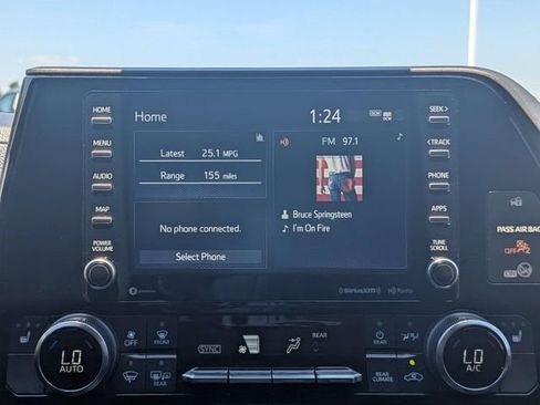 Used 2022 Toyota Highlander XLE FWD image 19