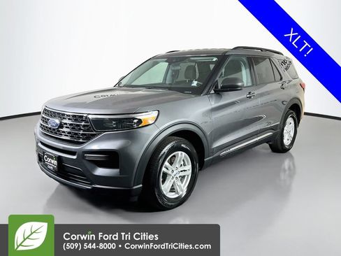 Used 2024 Ford Explorer XLT AWD/4WD image 5