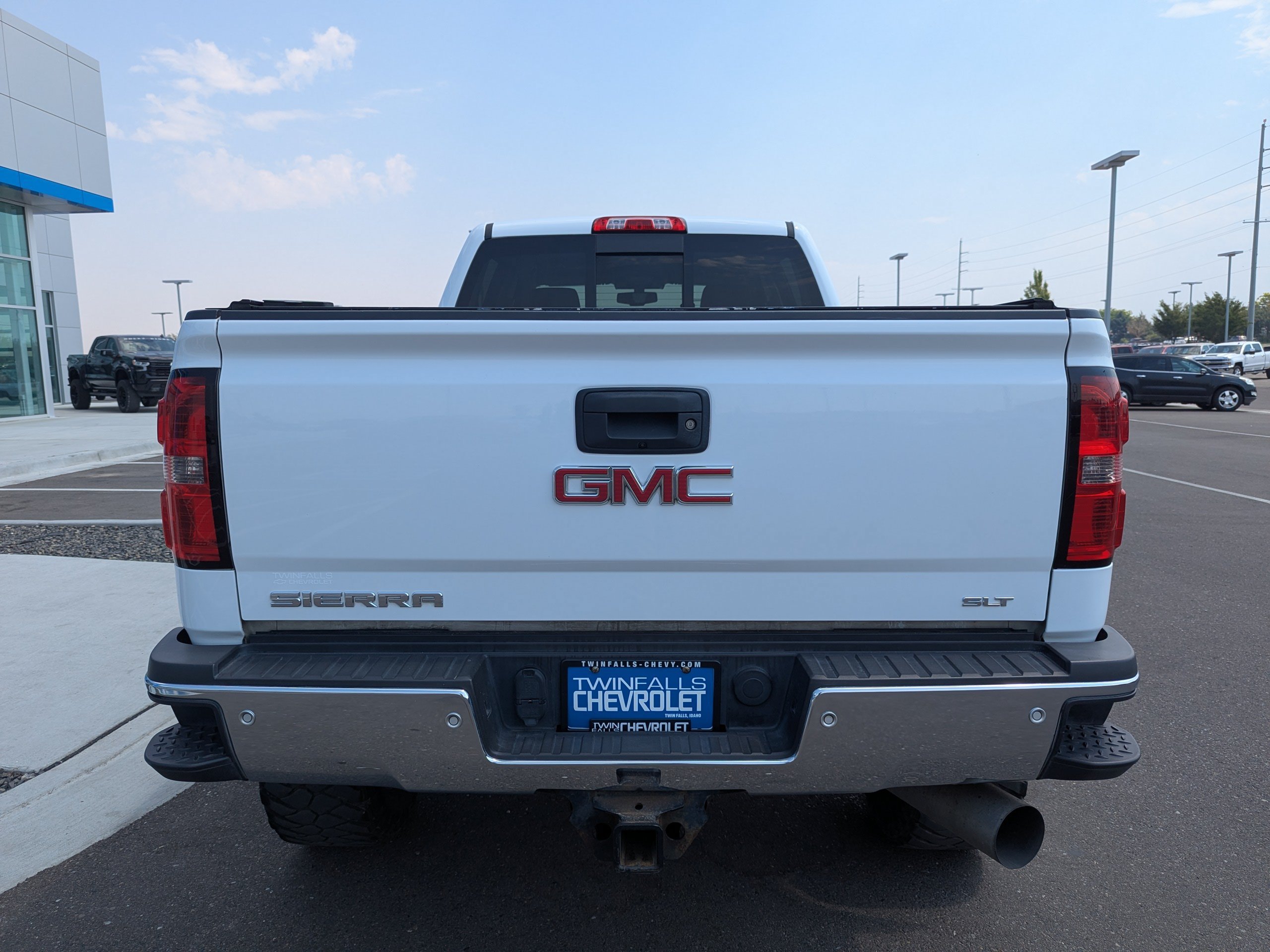 Used 2017 GMC Sierra 3500 SLT w/ Duramax Plus Package AWD/4WD image 32