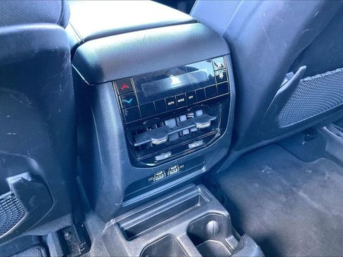 Used 2023 Jeep Grand Cherokee L Laredo image 26