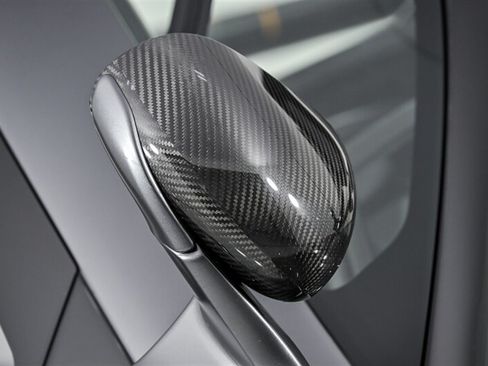 Used 2019 McLaren Senna RWD image 11