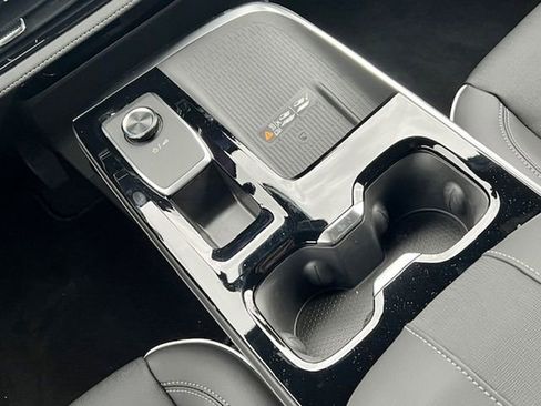 New 2025 Buick Enclave Preferred w/ Power Package image 24