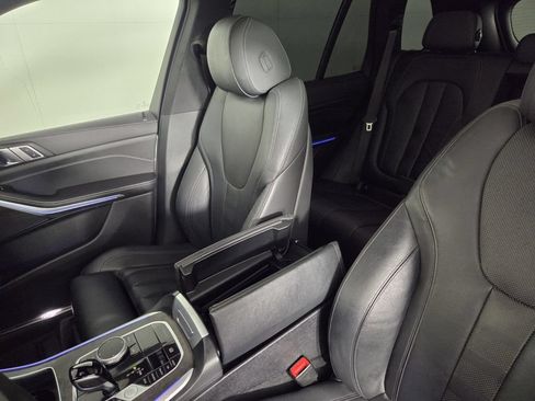 Used 2022 BMW X5 xDrive40i w/ M Sport Package AWD/4WD image 21