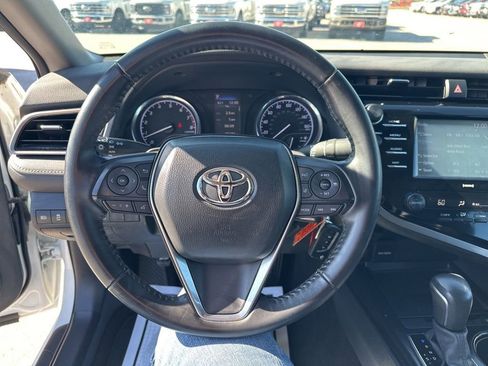 Used 2020 Toyota Camry SE image 17
