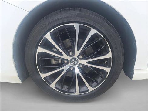 Used 2018 Toyota Camry SE FWD image 20