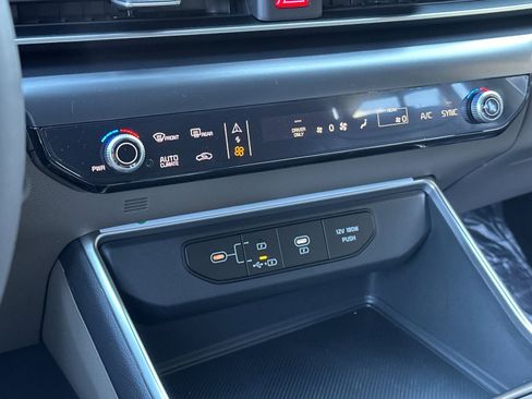 New 2026 Kia Carnival LXS image 22