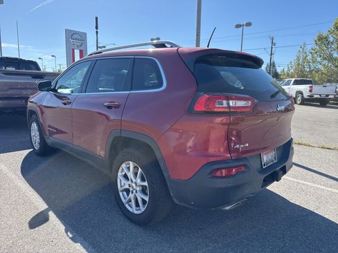 Used 2017 Jeep Cherokee Latitude w/ Comfort/Convenience Group AWD/4WD image 8