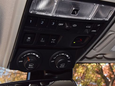 Used 2020 Toyota 4Runner Venture image 32