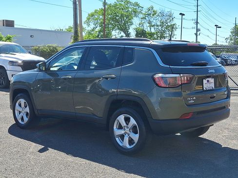 Used 2019 Jeep Compass Latitude w/ Popular Equipment Group AWD/4WD image 5