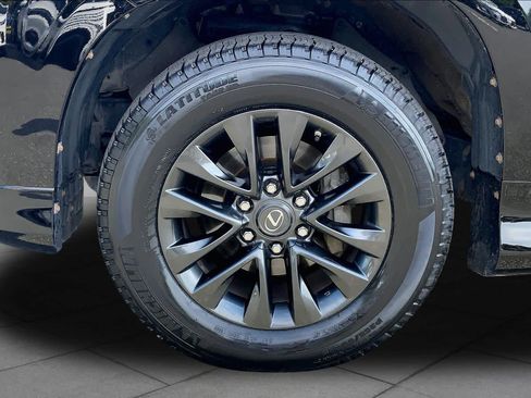 Certified 2023 Lexus GX 460 Premium w/ Premium Plus Package AWD/4WD image 11