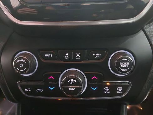 Used 2022 Jeep Cherokee Limited w/ Sun & Sound Group image 20