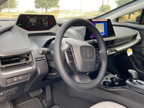 New 2026 Toyota Prius LE FWD image 8