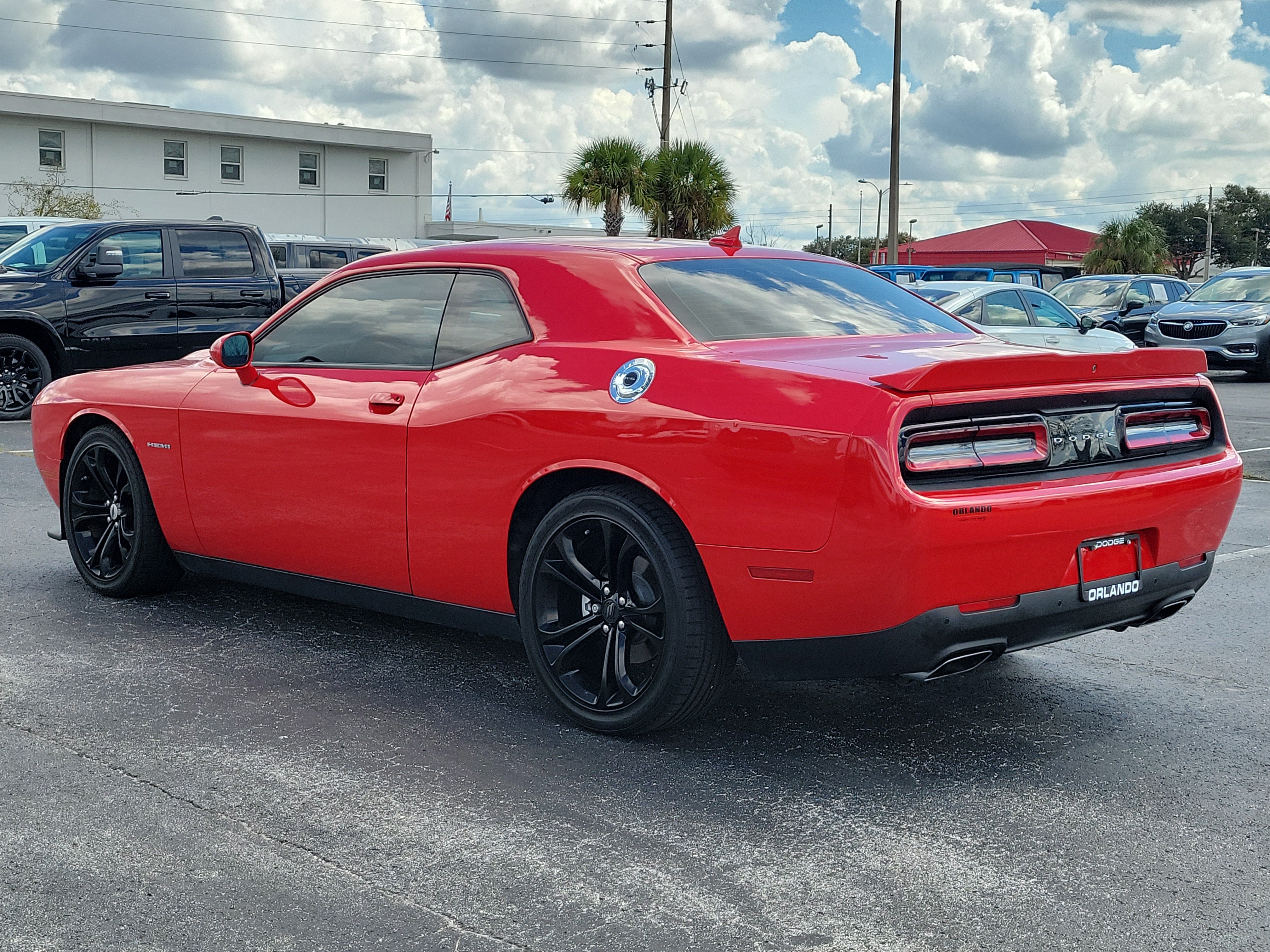 Used 2022 Dodge Challenger R/T RWD image 5