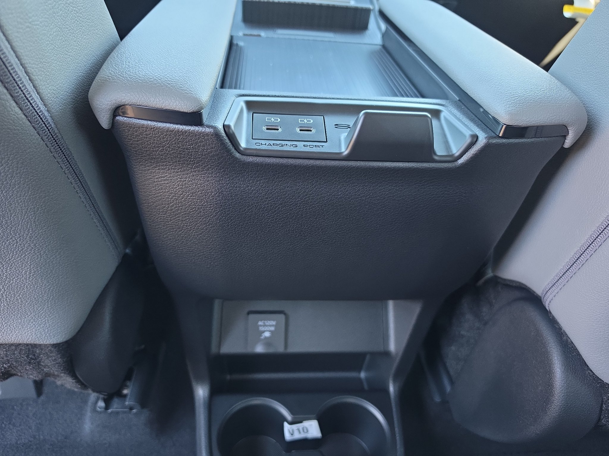 New 2026 Toyota Sienna XLE AWD/4WD image 21