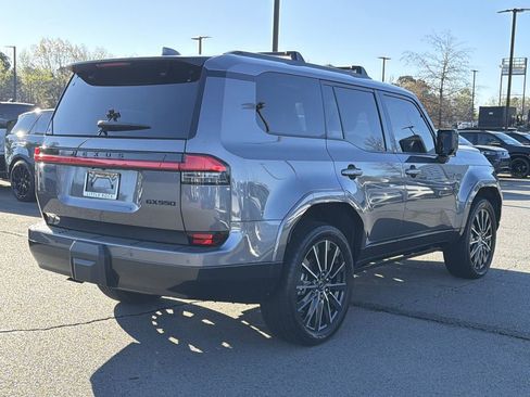 Used 2024 Lexus GX 550 w/ Accessory Package (Z1) image 5