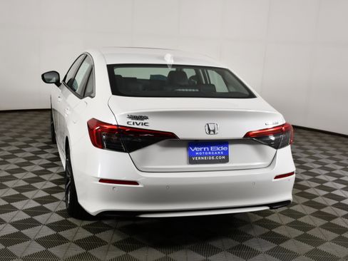 Certified 2024 Honda Civic Touring image 7