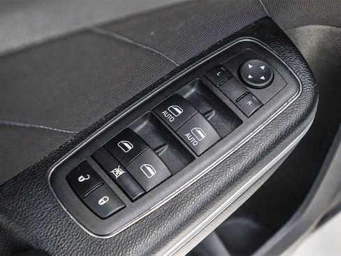 Used 2022 Dodge Charger SXT image 19